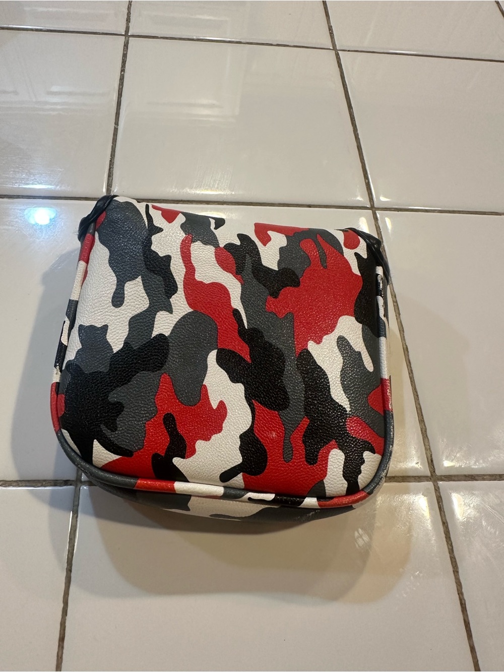Stylish Red, Black & White putter Headcover